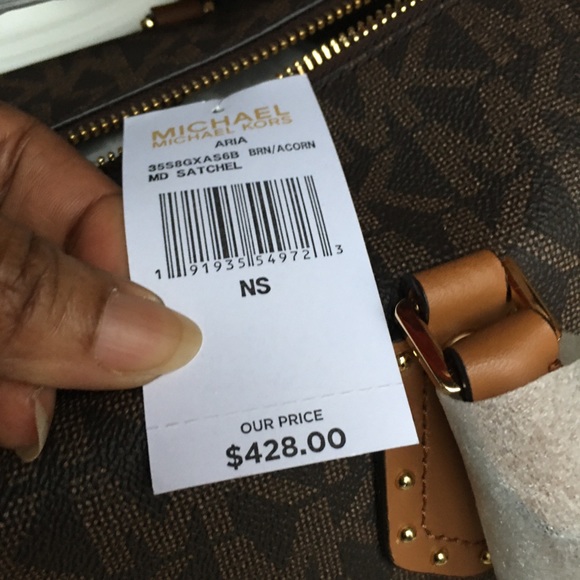 Michael Kors.SOLD ❤️❤️❤️ - Picture 3 of 8